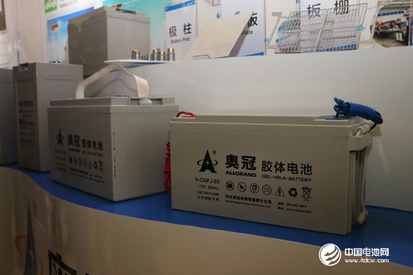 與會代表參觀奧冠集團展廳、車間 與會代表參觀奧冠集團展廳、車間