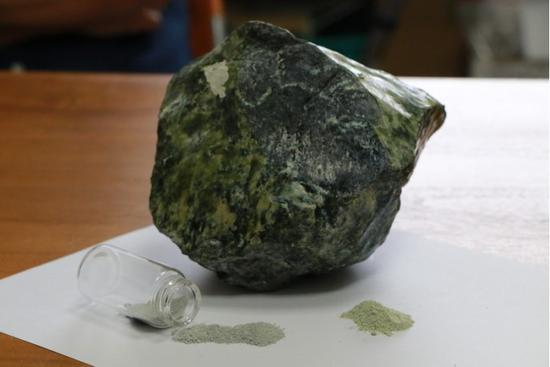 天然蛇紋石