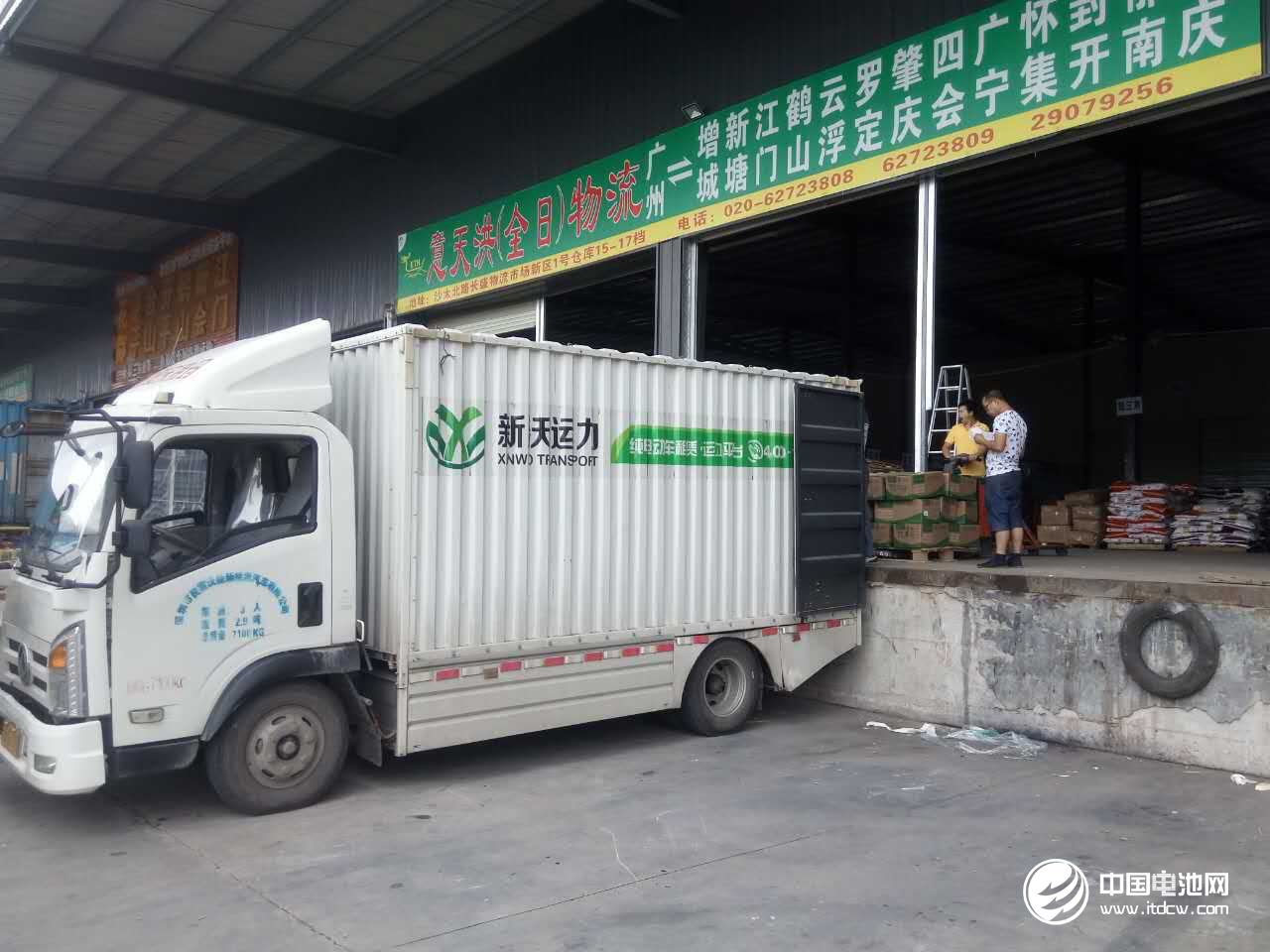 新能源物流車租賃門檻低，跑起來(lái)更便宜。