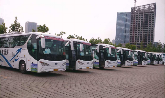 凸顯“綠色”會風(fēng) 比亞迪C9純電動客車再次護(hù)航夏季達(dá)沃斯