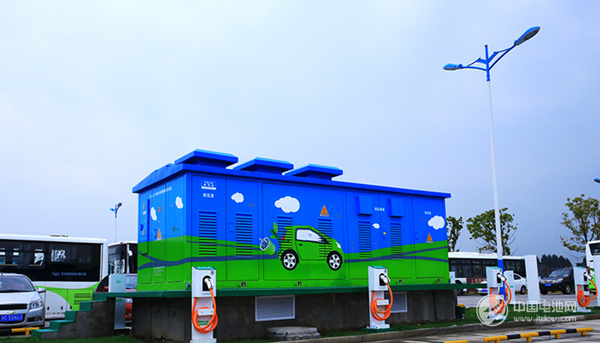 北京加強充電建設 新小區(qū)車位100%預留電動汽車樁位