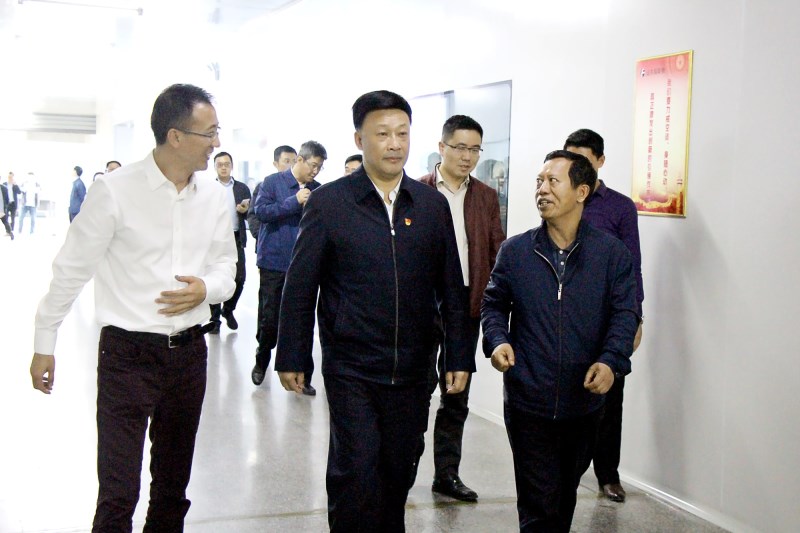 宜春市委副書記、市政府市長王水平一行到遠東福斯特調(diào)研