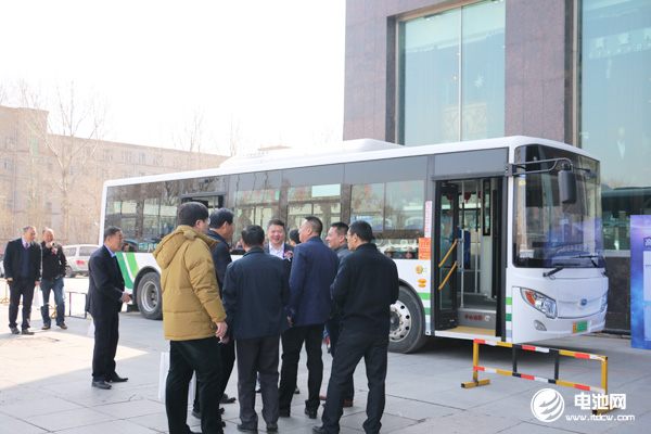 耐寬溫 可快充：積雄新能源高性能鎳氫電容電池公交客車成功運(yùn)營