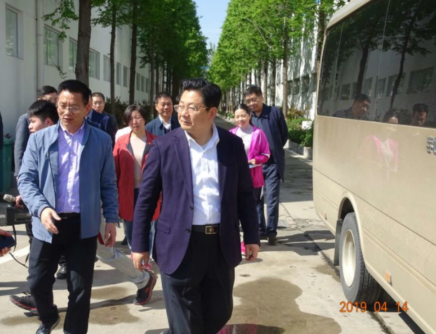 駐馬店市市長朱是西一行蒞臨惠強新材調(diào)研指導工作
