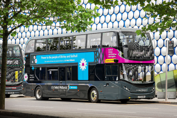 BYD ADL Enviro400EV純電動雙層大巴交付National Express