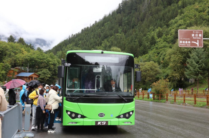 85臺(tái)比亞迪純電動(dòng)客車K9將陸續(xù)批量交付 開(kāi)啟九寨溝綠色觀光之旅