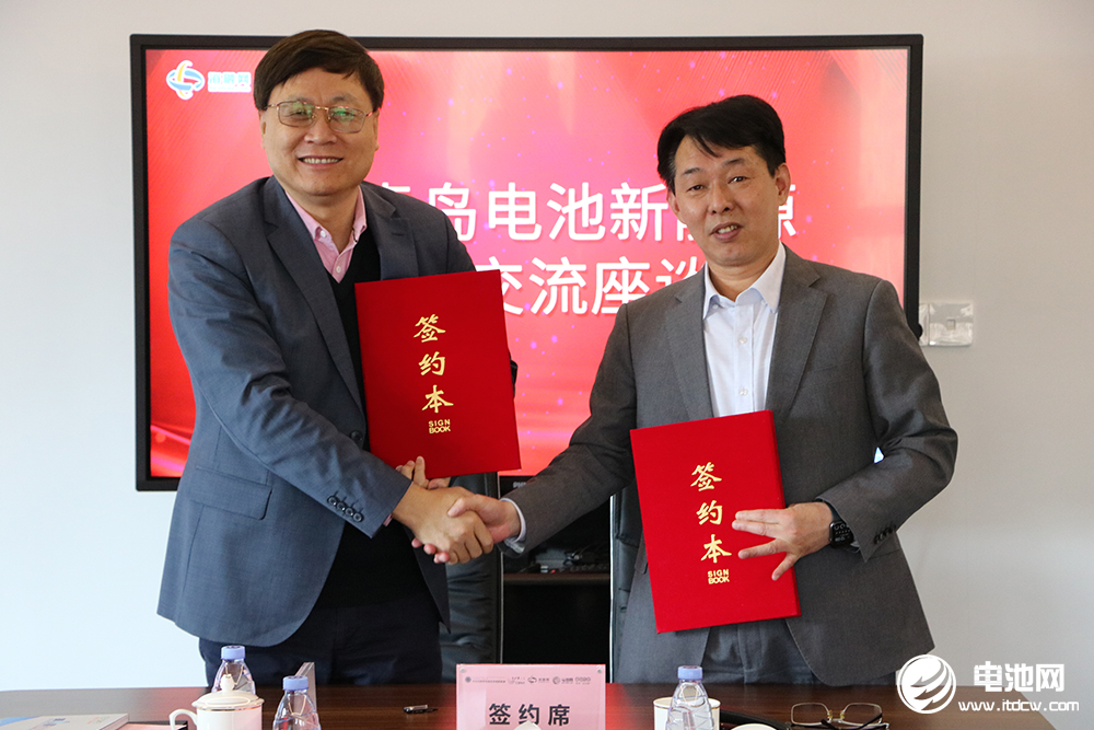 青島市民營經(jīng)濟(jì)發(fā)展局一級(jí)調(diào)研員李中強(qiáng)一行到訪海融網(wǎng)山東總部