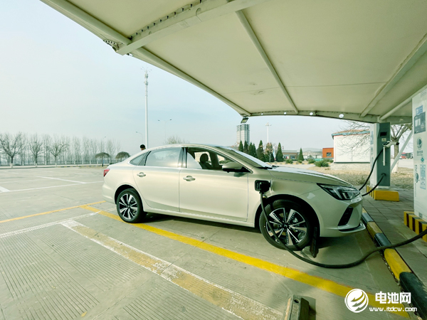 我國新能源汽車保有量已突破1000萬輛 上半年新注冊220.9萬輛