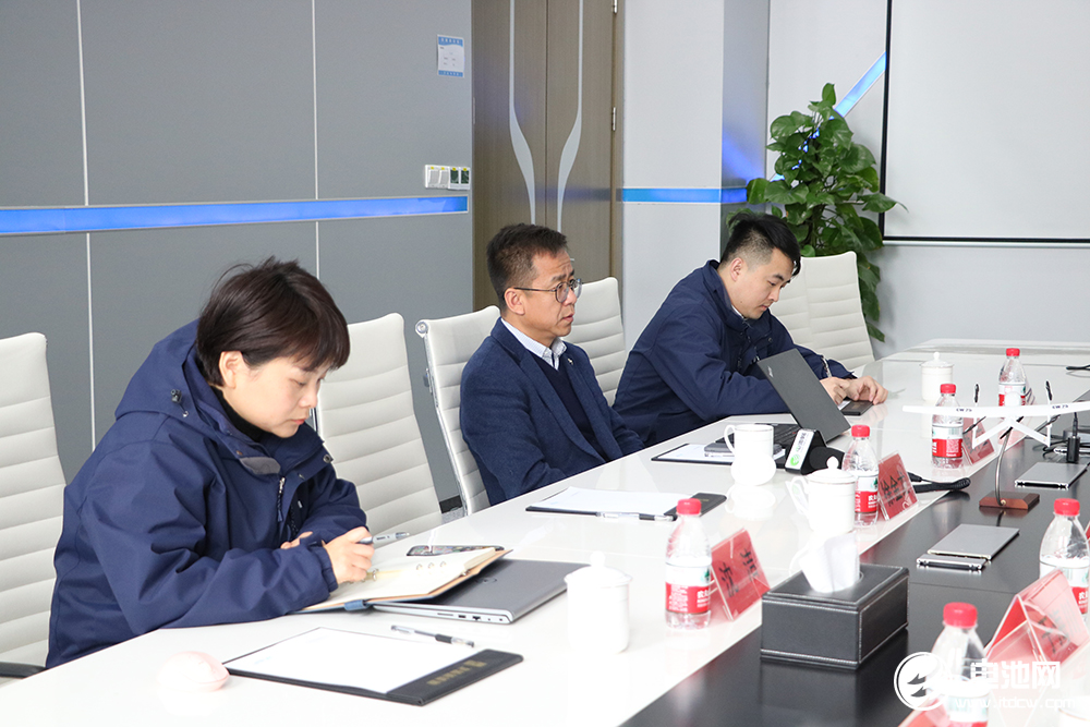 中國電池新能源產業鏈調研團一行參觀考察江蘇衛藍新能源