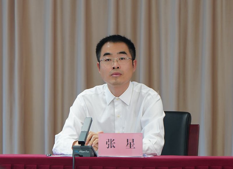 國(guó)家能源局綜合司副司長(zhǎng)、新聞發(fā)言人張星