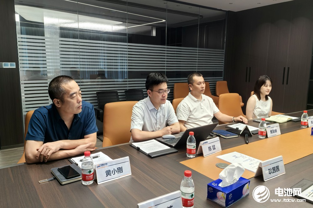 中國(guó)電池新能源產(chǎn)業(yè)鏈調(diào)研團(tuán)一行參觀考察捷盟智能