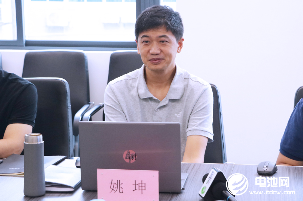 中國電池新能源產業鏈調研團一行參觀考察碳語新材       