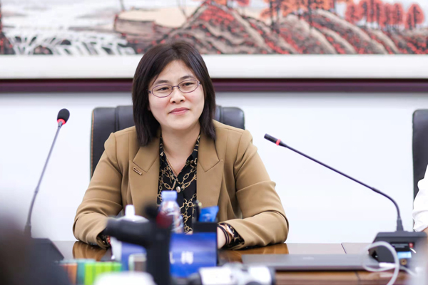 比克電池李鳳梅：祝愿全行業(yè)同仁向“芯”而行，順“芯”如意！